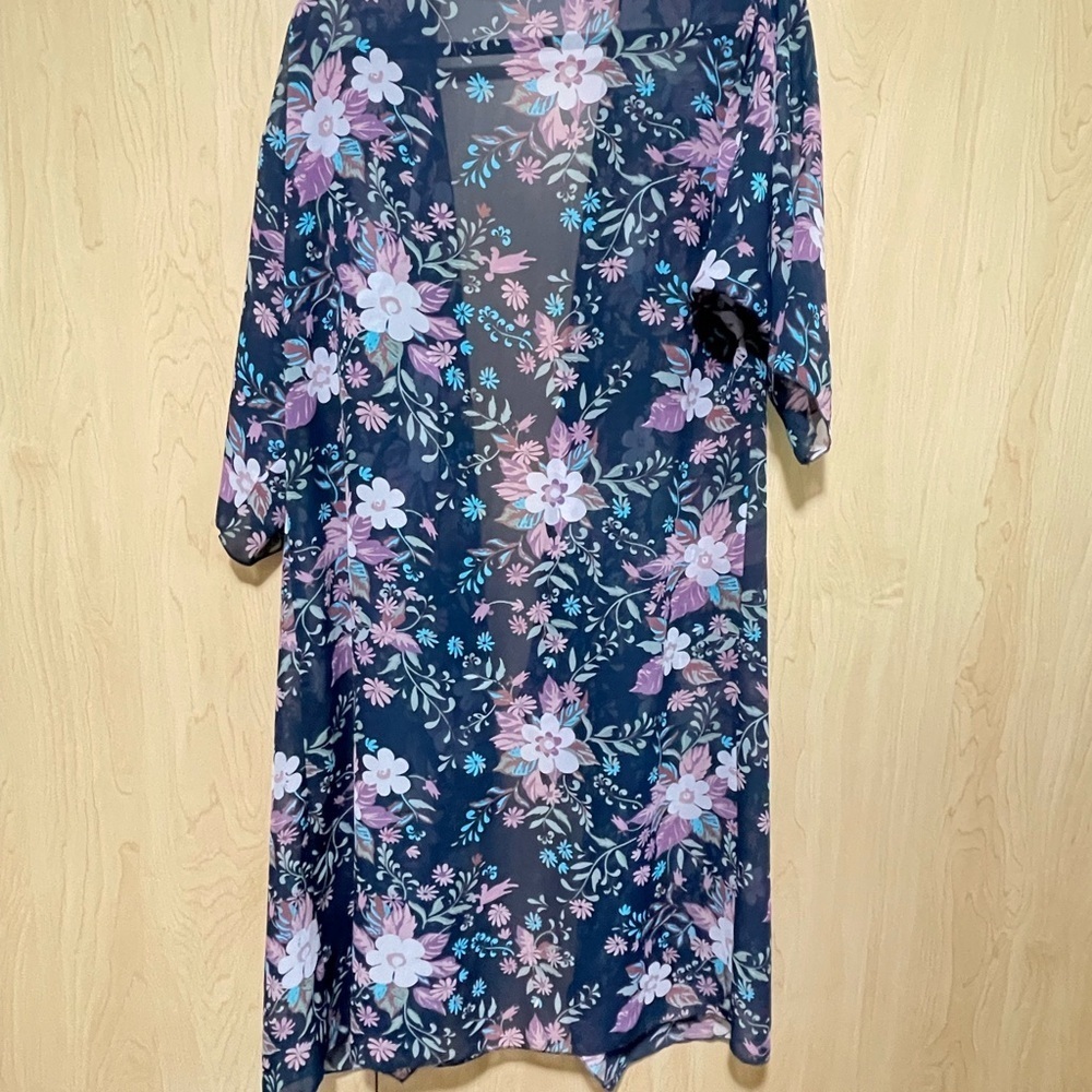 LuLaRoe Floral Sheer Robe - Lilac Purple and Blue - Picture 3 of 6